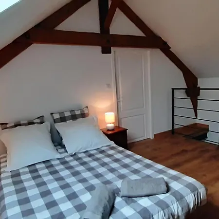Holiday home Ancien Corps De Ferme Renove Avec Terrasse, Chauffage Electrique Et Wifi A - Fr-1-489-369 Marcillat-en-Combraille